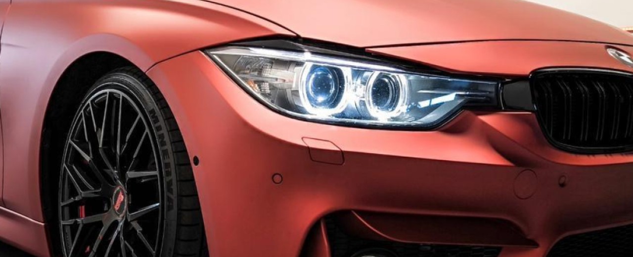 Arlon PCC 551M Matte Aluminium Red – Un covering d’exception ! 