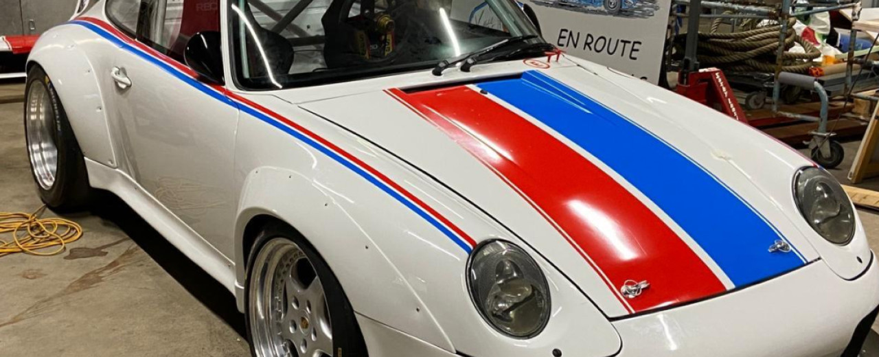 Nouveau Look pour une Porsche 993 avec le Film de Découpe Mactac 9800 Pro 